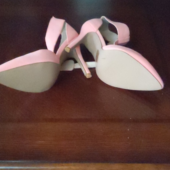 Never worn - Picture 2 of 4